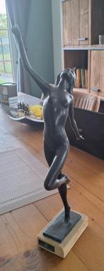 Prachtig bronzen dame te koop., Ophalen