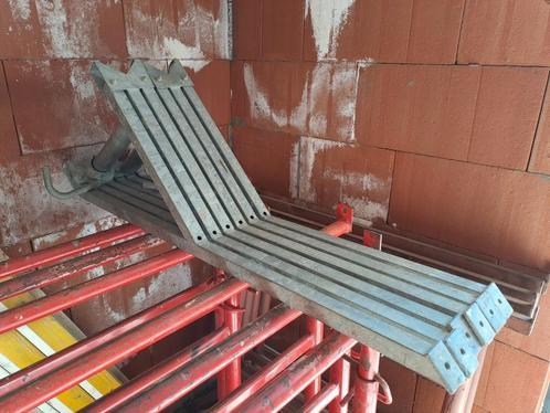 8 stuks driepikkel steun, Doe-het-zelf en Bouw, Overige Doe-Het-Zelf en Bouw, Gebruikt, Ophalen