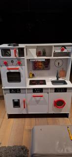 Houten speelgoed keukentje met geluid & licht € 80, Ophalen