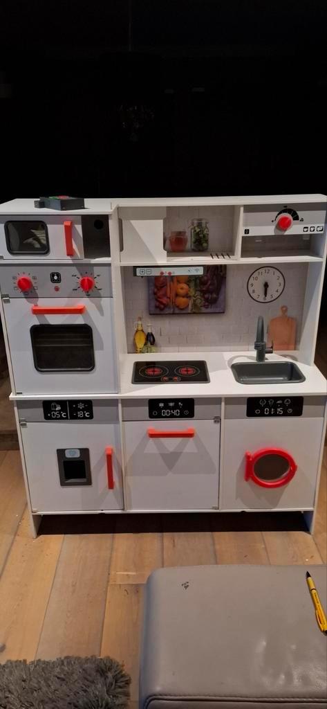 Houten speelgoed keukentje met geluid & licht € 80, Kinderen en Baby's, Speelgoed | Speelkeukens, Ophalen