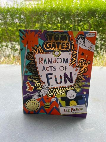 Tom Gates - Random Acts of Fun, (ENGLISH). beschikbaar voor biedingen