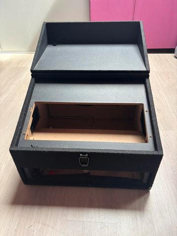 Flightcase, Enlèvement