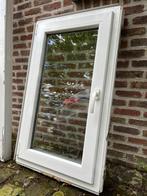 Fenêtre en PVC blanc 110 x 64 cm, Bricolage & Construction, Moins de 80 cm, Enlèvement, Fenêtre de façade ou Vitre, Utilisé