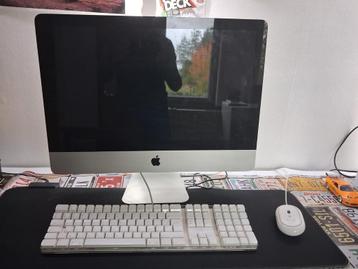Apple iMac met toetsenbord en muis beschikbaar voor biedingen