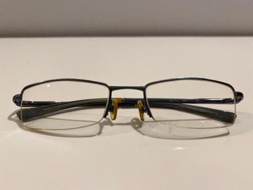 Max Mara blauwgrijze bril met rechthoekige glazen, Handtassen en Accessoires, Zonnebrillen en Brillen | Dames, Zo goed als nieuw