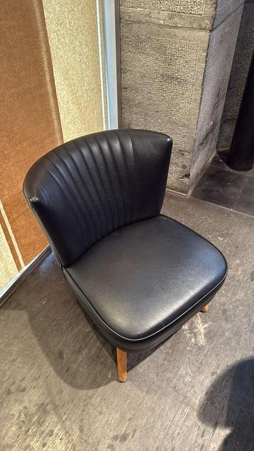 zetel, tafel beschikbaar voor biedingen