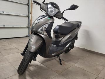 Klasse B - amper 4600km beschikbaar voor biedingen