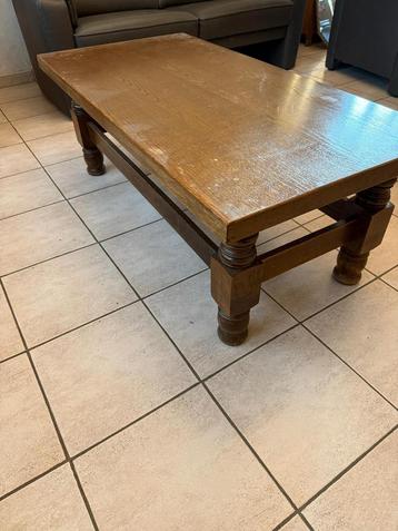 Eiken salontafel beschikbaar voor biedingen