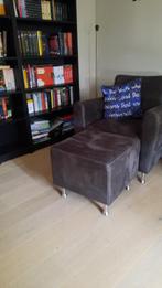 Bruine alcantara fauteuil met voetenbank, Maison & Meubles, Fauteuils, Enlèvement, Utilisé
