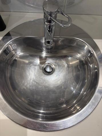 2 lavabo's en 2 kranen hansgrohe beschikbaar voor biedingen