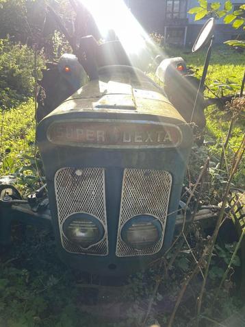 Tracteur Fordson Super Dexta avec papier Belge beschikbaar voor biedingen