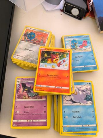 Pak van 250 Pokémon-kaarten Booster release  beschikbaar voor biedingen