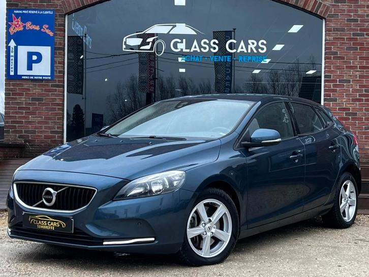 VOLVO V40 1.5 T3 KINETIC AUTO PDC NAVI CARNET 1ERE MAIN EU6b, Autos, Volvo, Entreprise, V40, Bluetooth, Essence, Euro 6, Hatchback