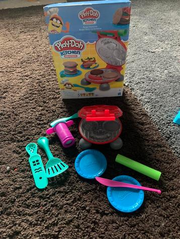 Play-Doh Kitchen Creations Hamburger / Barbecue Set 