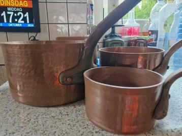 Koperen pannenset beschikbaar voor biedingen