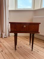 Table de chevet ou d’appoint vintage, Enlèvement, Utilisé, Bois, 45 à 65 cm