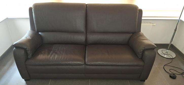Lederen 2,5-zit en 3-zit in taupe kleur te koop, Huis en Inrichting, Zetels | Complete zithoeken, Zo goed als nieuw, Leer, Ophalen