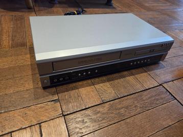  AKAI VHS/DVD-combospeler beschikbaar voor biedingen