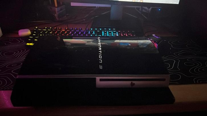 PS3 FAT Jailbreakée + câbles – Très bon état, Games en Spelcomputers, Spelcomputers | Sony PlayStation 3, Zo goed als nieuw, Ophalen