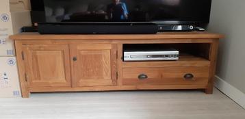 Set van 3 prachtige teakhouten meubels voor uw salon beschikbaar voor biedingen