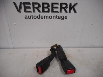 GORDELSLOT RECHTS ACHTER Opel Omega B (25 / 26 / 27) beschikbaar voor biedingen