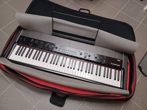 Korg Grandstage 73 met draagtas & sustain pedaal, Musique & Instruments, Pianos, Comme neuf, Piano, Noir, Digital, Enlèvement