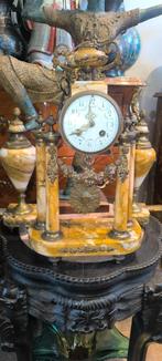 Antieke marmeren klok met 2 cassollete, Antiek en Kunst, Ophalen