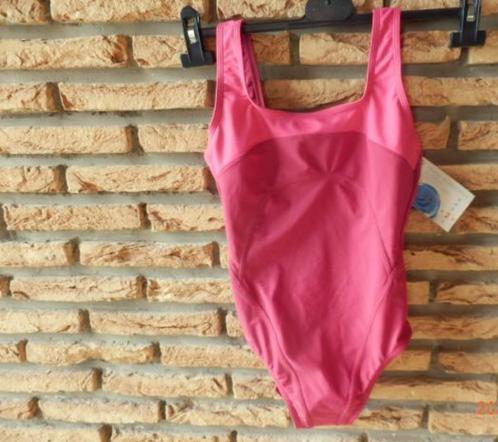 (16) -maillot femme t.36 rouge -neuf - tribord -, Kleding | Dames, Badmode en Zwemkleding, Nieuw, Badpak, Rood, Ophalen of Verzenden