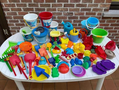 Groot lot buitenspeelgoed (84stuks), Kinderen en Baby's, Speelgoed | Buiten | Zandbakken, Zo goed als nieuw, Ophalen