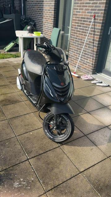 Piaggio zip 2t beschikbaar voor biedingen