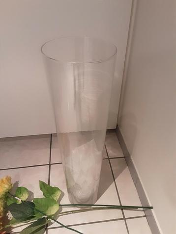 Vaas hoogte 70 cm !   Propere staat  beschikbaar voor biedingen