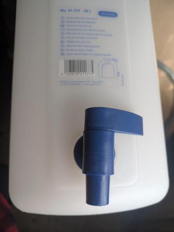 2 jerrycans PRESSOL de 20 litres chaque avec robinet  beschikbaar voor biedingen