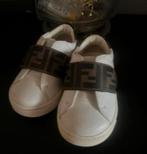 Fendi schoentjes ( geen namaak ) met bijpassende short, Kinderen en Baby's, Ophalen, Schoentjes