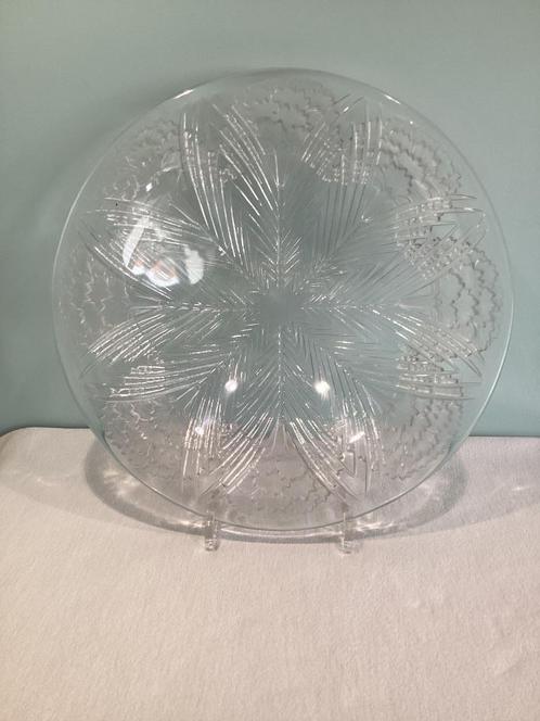 Schaal in kristal Lalique "Oeillet" . LAL112/AHa., Antiek en Kunst, Antiek | Glaswerk en Kristal, Ophalen