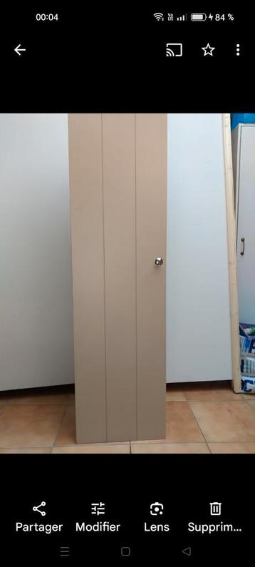 Colonne salle de bain taupe beschikbaar voor biedingen