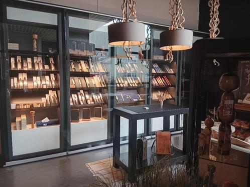 Vitrine kast showroom etalage pronkstuk, Huis en Inrichting, Kasten | Vitrinekasten, Ophalen