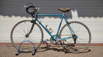 Oude koersfiets Flandria beschikbaar voor biedingen