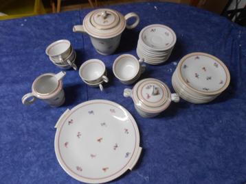 KOFFIE SERVIES  EN SETJE TAART BORDJES  ANTIEK EN ANDERE ... beschikbaar voor biedingen