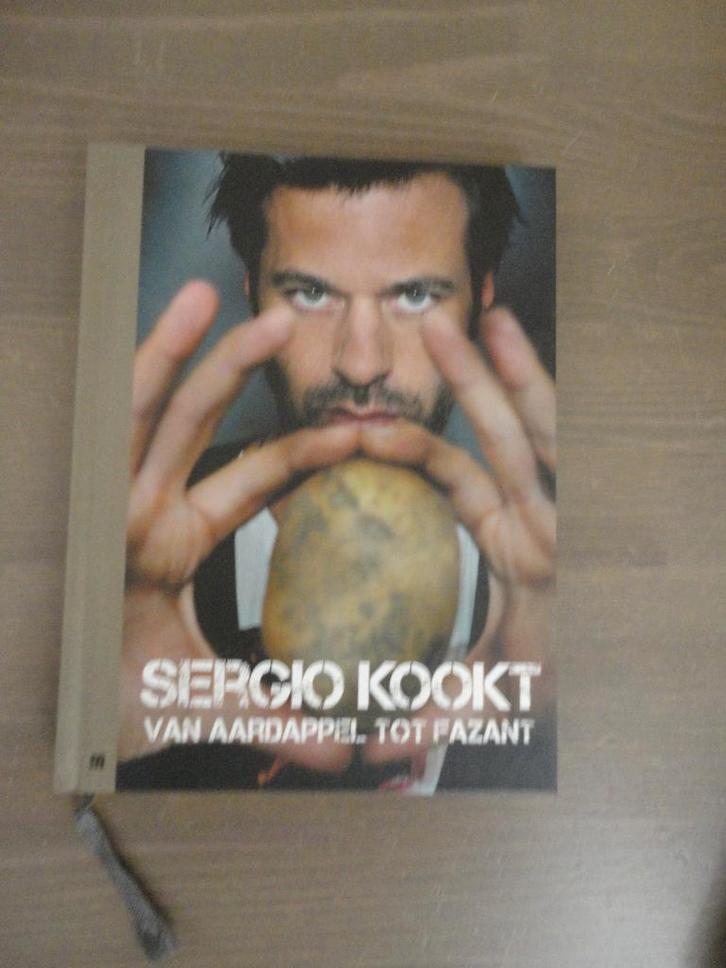 Sergio Kookt - Van aardappel tot fazant - Sergio Herman, Boeken, Kookboeken, Zo goed als nieuw, Europa, Ophalen of Verzenden