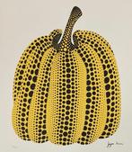 Yayoi Kusama: lithografie verkocht ingelijst, Antiek en Kunst, Ophalen of Verzenden