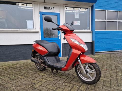 Peugeot kisbee B klasse ( Nederland ) 4takt scooter 45km fox, Fietsen en Brommers, Brommers | Peugeot, Gebruikt, Fox, Klasse B (45 km/u)