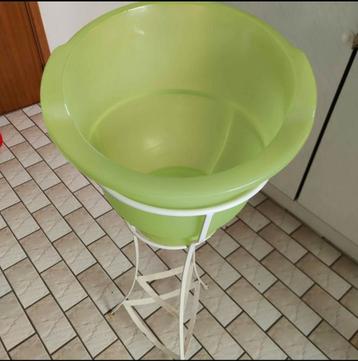 Tummy tub met staander beschikbaar voor biedingen