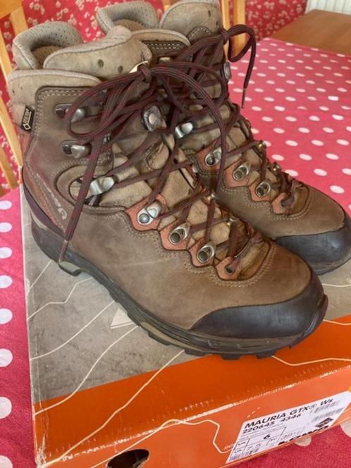 Lowa Mauria GTX WS taille 39.5, Sports & Fitness, Alpinisme & Randonnée, Utilisé, Chaussures, Enlèvement ou Envoi