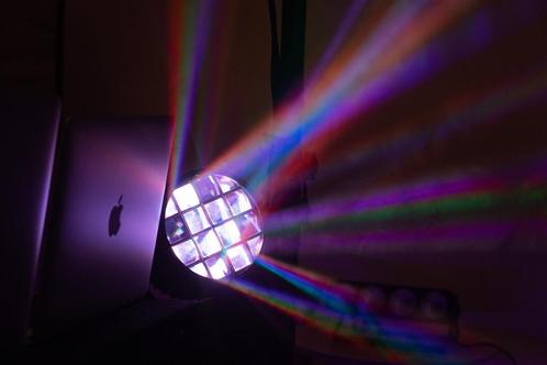Moving head typhoon 120, Muziek en Instrumenten, Licht en Laser, Zo goed als nieuw, Licht, Geluidgestuurd, Kleur, Stroboscoopeffect