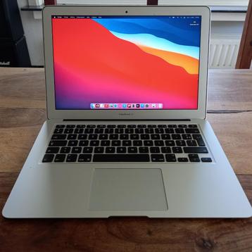 MacBook Air13 pouces 2017 état neuf / chargeur beschikbaar voor biedingen