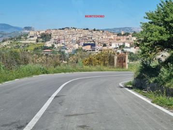 Vend (15000€) en SICILE à 30 mn de la mer dans village typiq, Immo, Village, Maison d'habitation, Montedoro, 60 m²