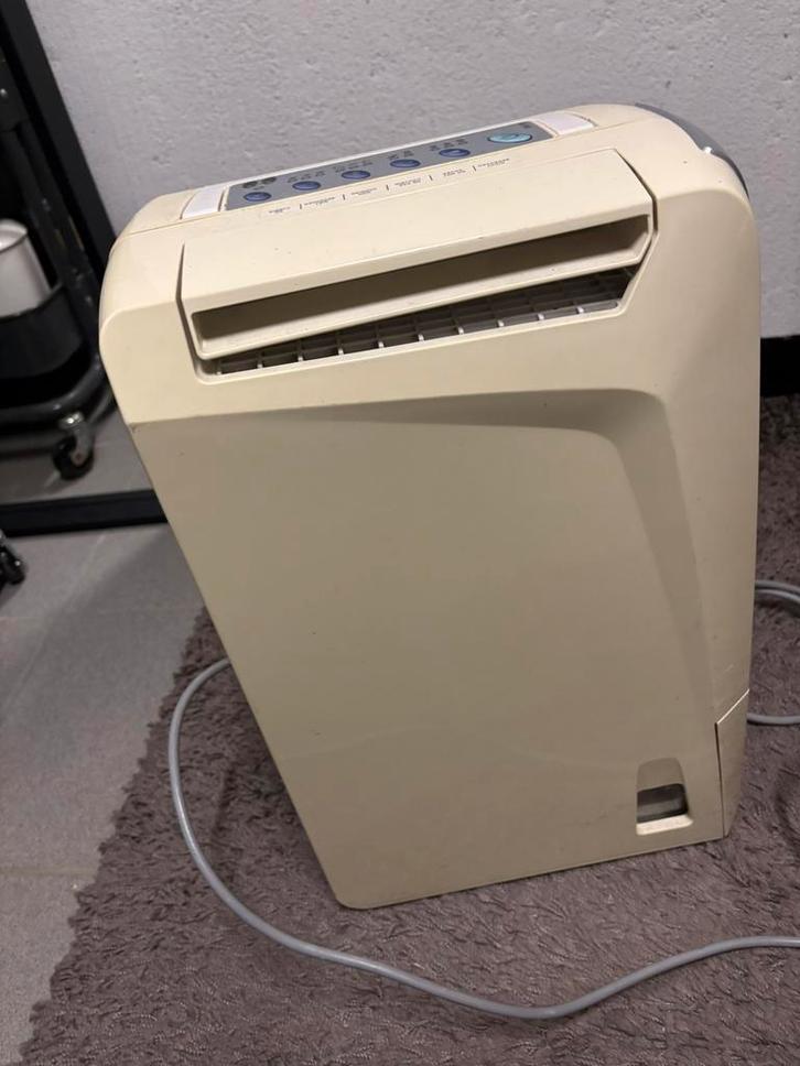 Te koop: DeLonghi DNC65 luchtontvochtiger – stille en goed, Elektronische apparatuur, Luchtbehandelingsapparatuur, Gebruikt, Ophalen