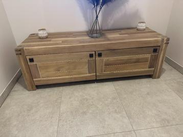 Landelijk kersenhouten tv-meubel beschikbaar voor biedingen