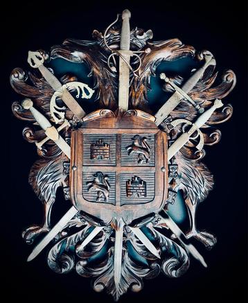 Antiek zeer groot Houten Heraldische wapenschild beschikbaar voor biedingen