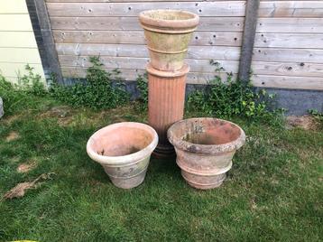 Mooi gepatineerte potten echte italiaanse terracota beschikbaar voor biedingen